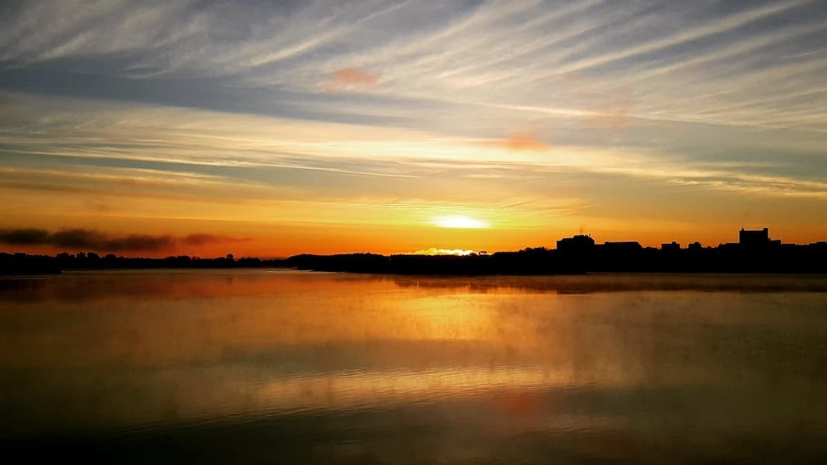 f7bc69d1c5c8e9fb6a5fb15ed1062043